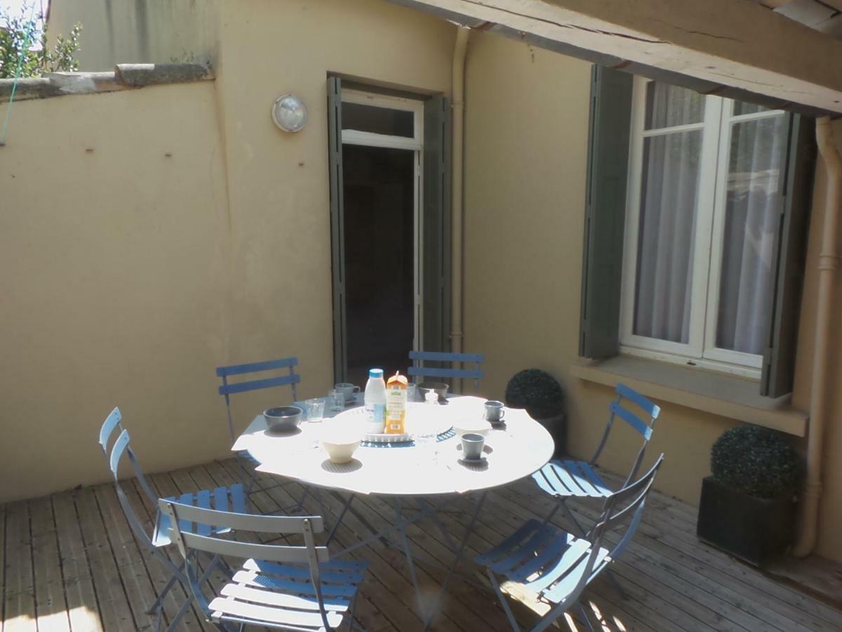 Spacieux Logement Face A La Cite Medievale Carcassonne Exterior photo