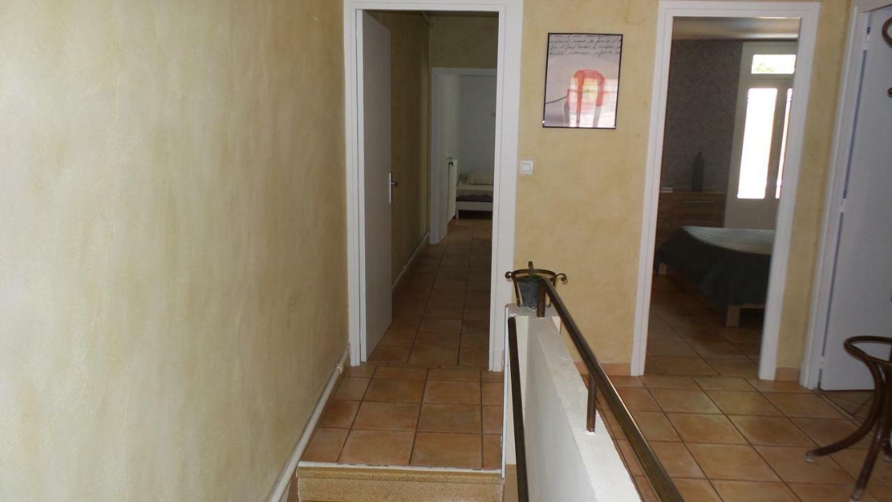 Spacieux Logement Face A La Cite Medievale Carcassonne Exterior photo